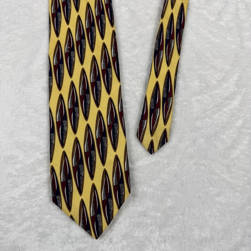 Ferrell Reed Men's 100% Silk Tie Yellow Burgundy Geometric Shield Pattern